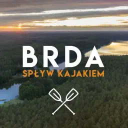 Zachód słońca nad lasem i jeziorem, idealne miejsce na spływ Brdą kajakiem. Opis trasy czeka!
